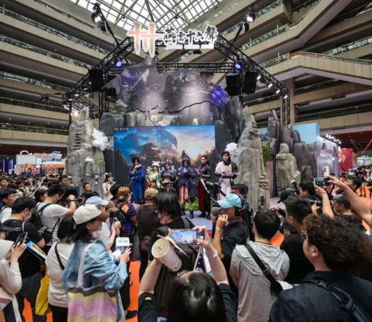 《燕雲十六聲》2.0「2026漫畫博覽會」登場 搬入「不見山」獨特實景,與超人氣鵝霸帶來豐富驚喜!